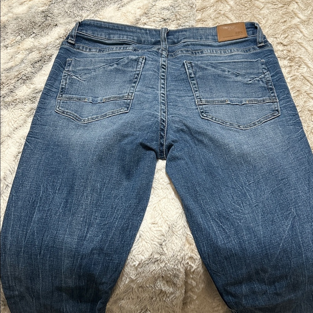 Buckle BKE Stella Straight Leg Jeans with Mid Rise Fit and Whiskering 31 x 32 - Picture 3 of 11